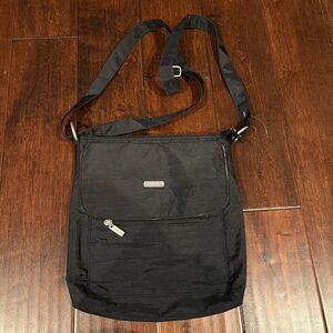 Baggallini Black Large Messenger Crossbody Bag